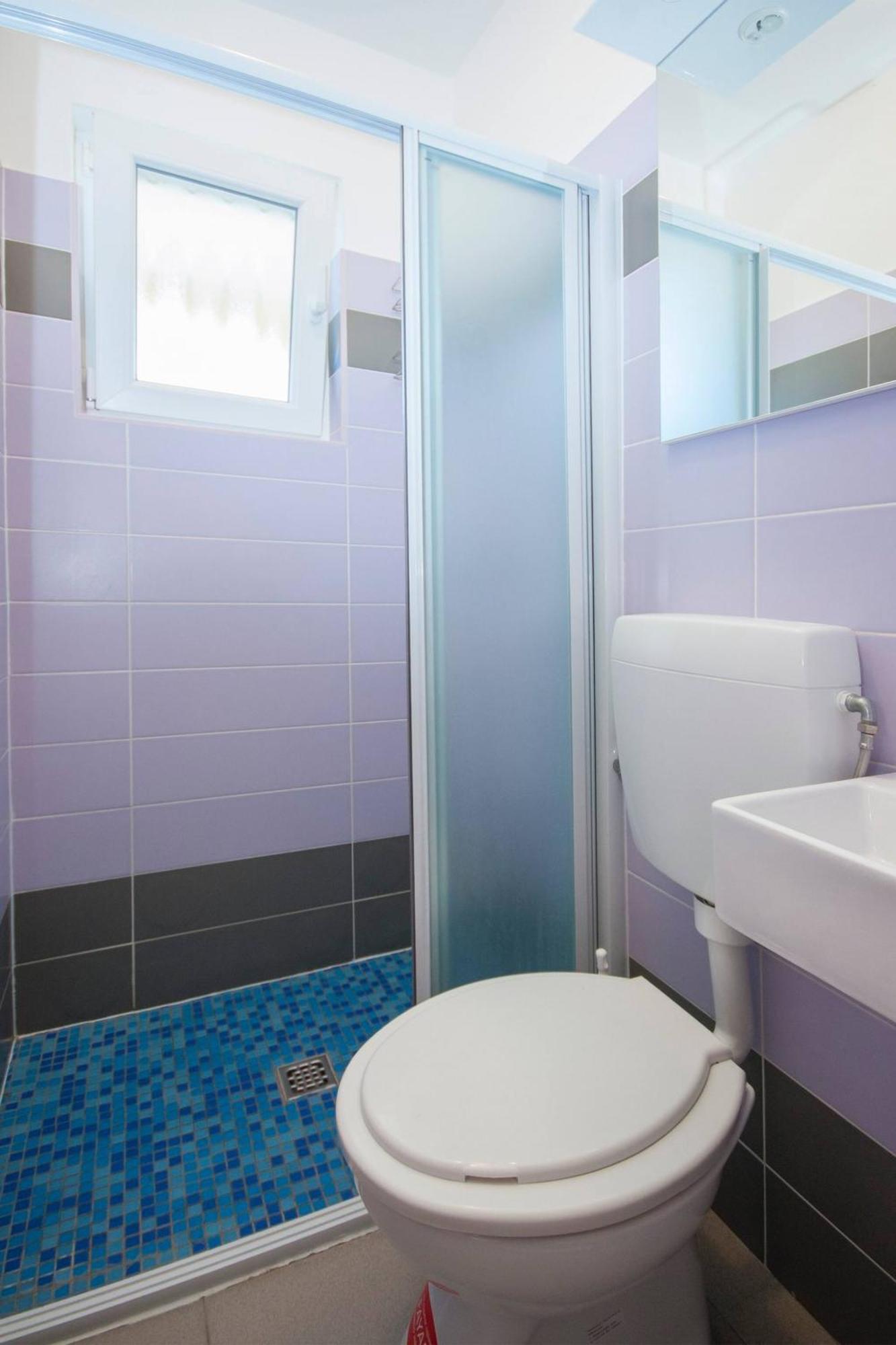 פרימוסטן Family Apartments & Rooms Mikelin מראה חיצוני תמונה