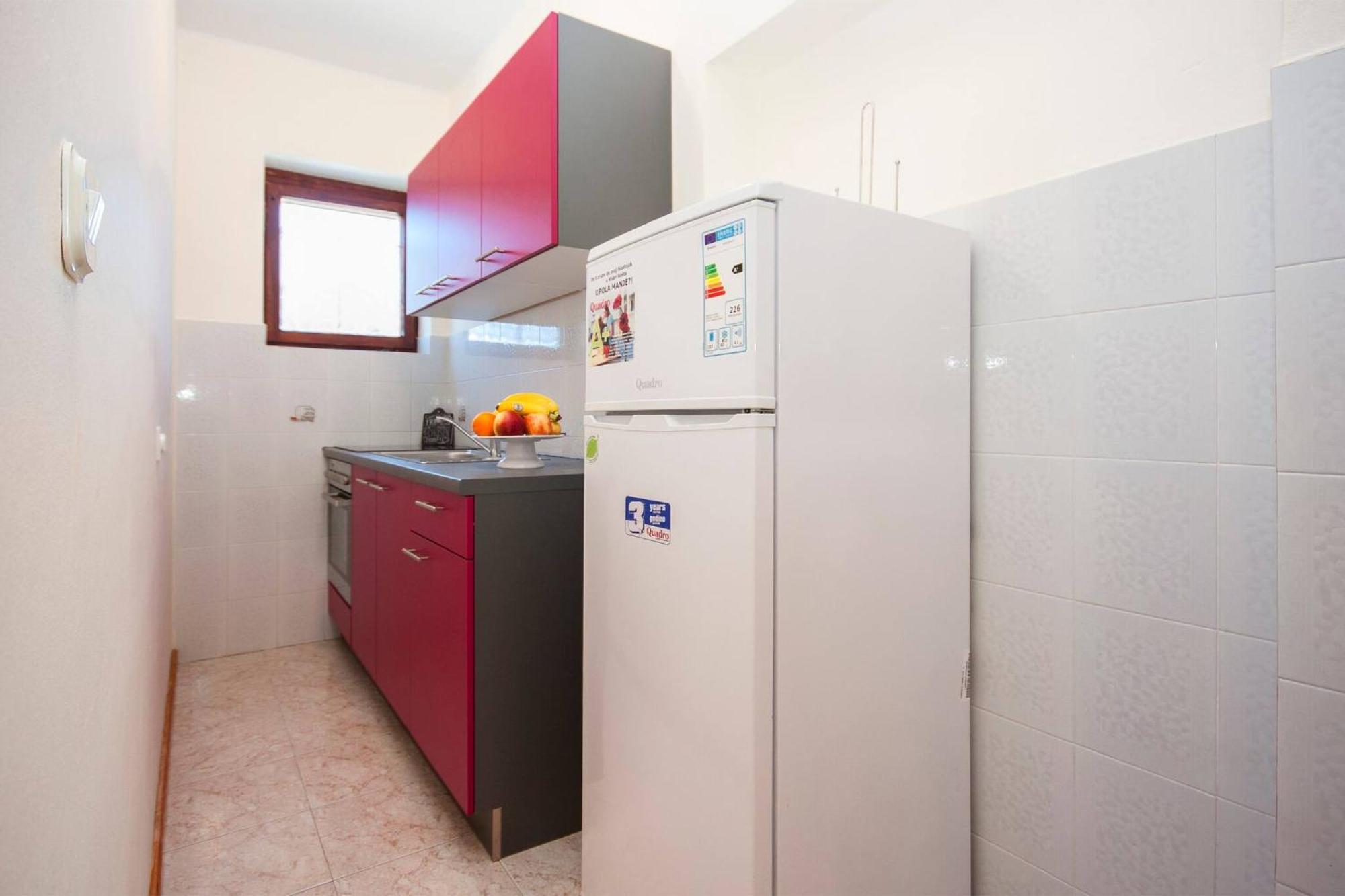 פרימוסטן Family Apartments & Rooms Mikelin מראה חיצוני תמונה