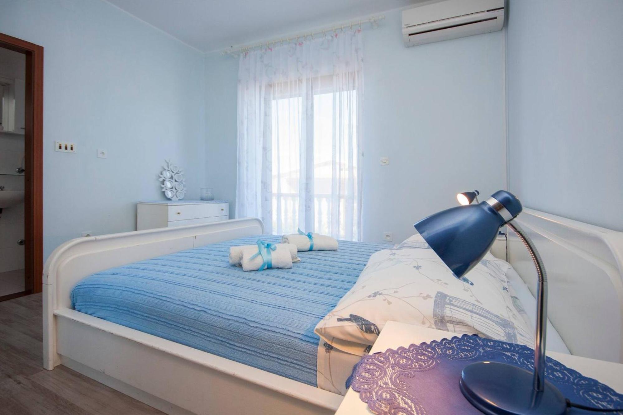 פרימוסטן Family Apartments & Rooms Mikelin מראה חיצוני תמונה